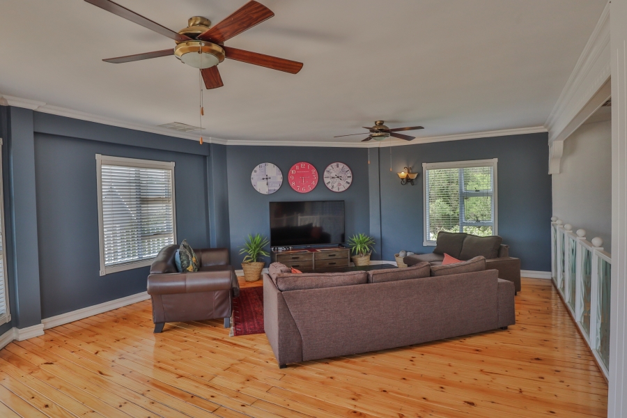 4 Bedroom Property for Sale in The Coves North West